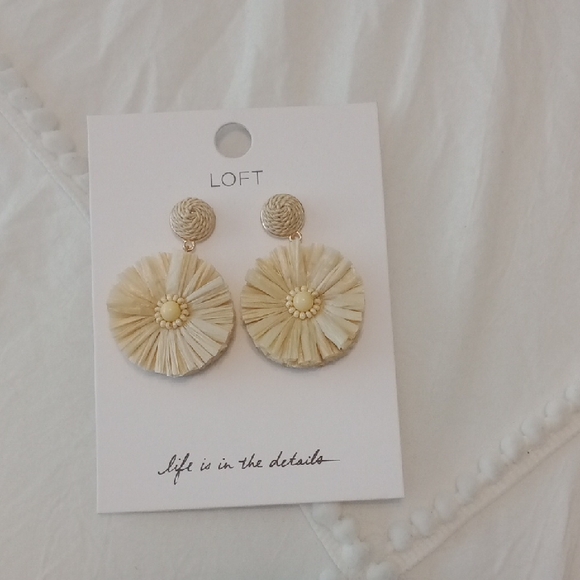 LOFT Jewelry - LOFT Cream Floral Drop Earrings